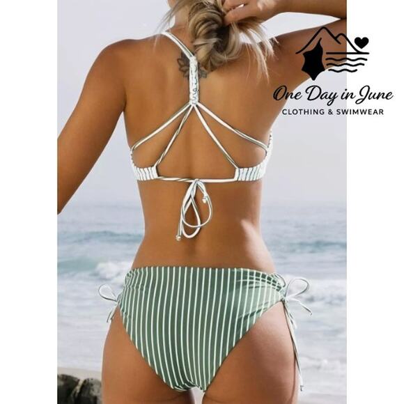 Cupshe Reversible Bottom Braid Back Tie Side Bikini Swimsuit Size S - Picture 2 of 7